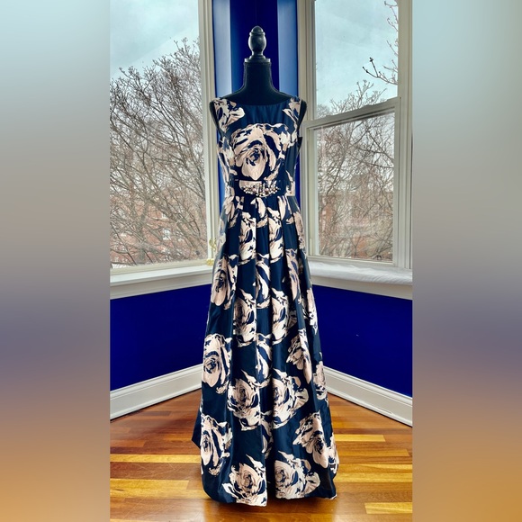 Eliza J Dresses & Skirts - Eliza J Navy and Pale Pink Floral Ball Gown